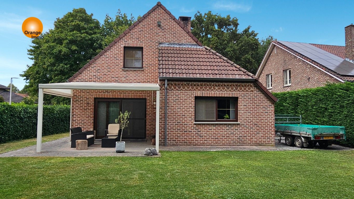 Woning met 4 slaapkamers, rustig gelegen in groene omgeving. foto 10