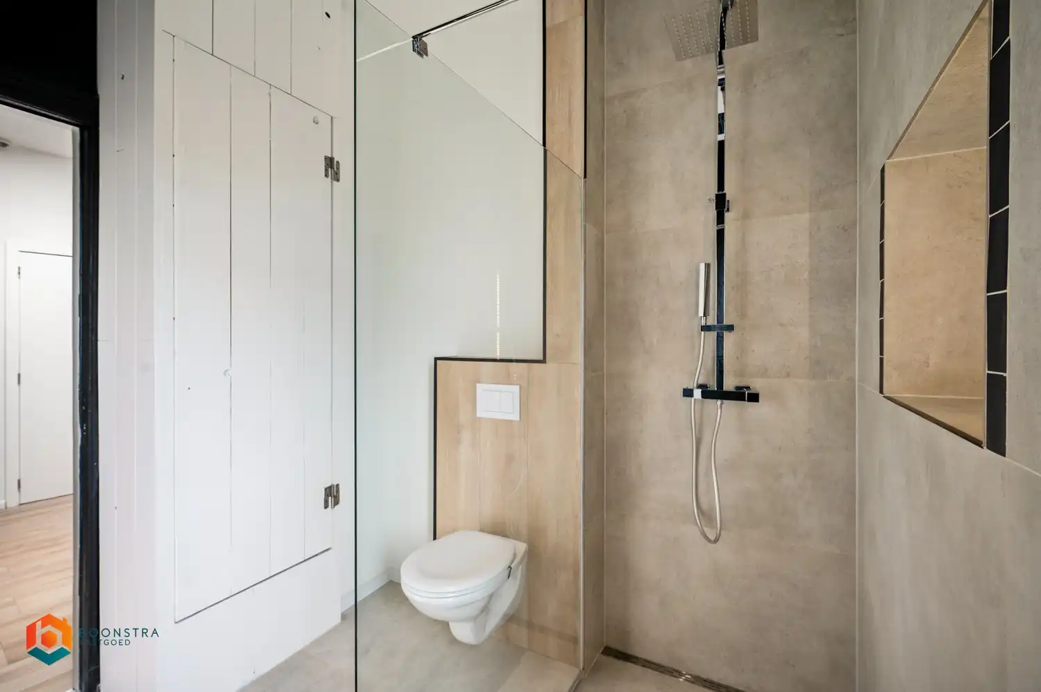 Karaktervol gerenoveerd app met 2 slpkrs in Hoboken foto 12