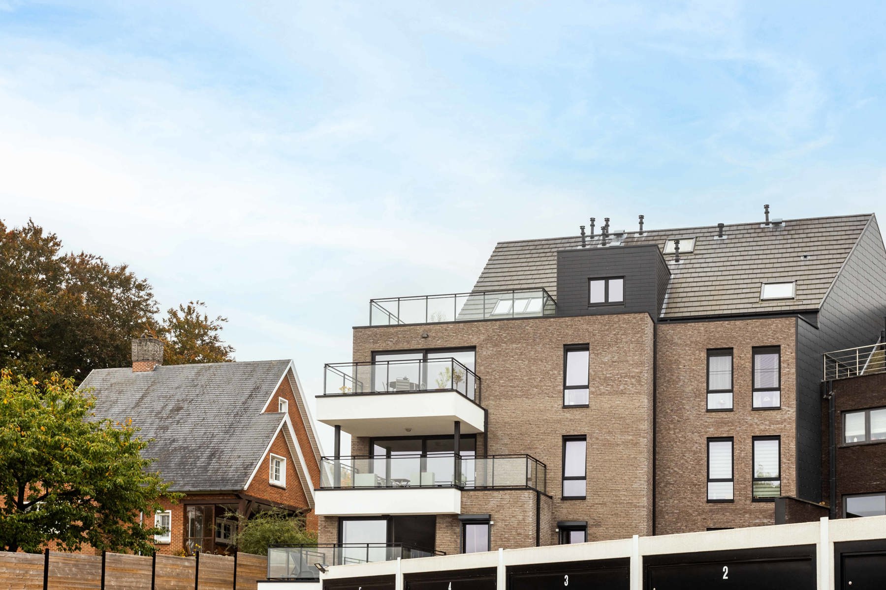 Recent, luxe penthouse met panoramisch terras foto 29