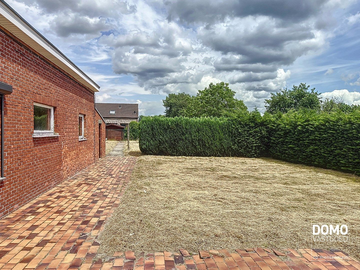 Te renoveren woning gelegen op een schitterende locatie  foto 2