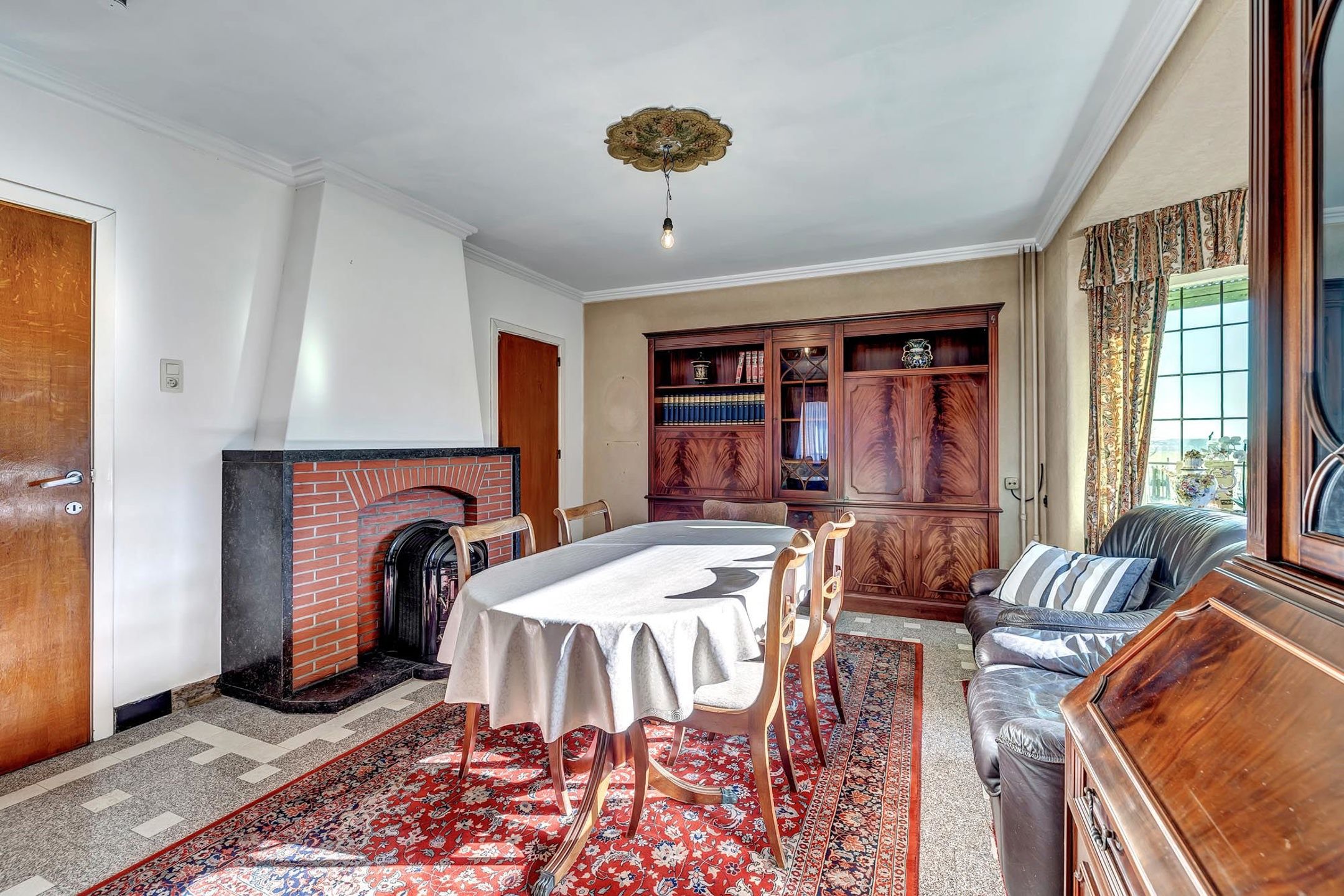 Woning met veel mogelijkheden in Aarsele foto 5