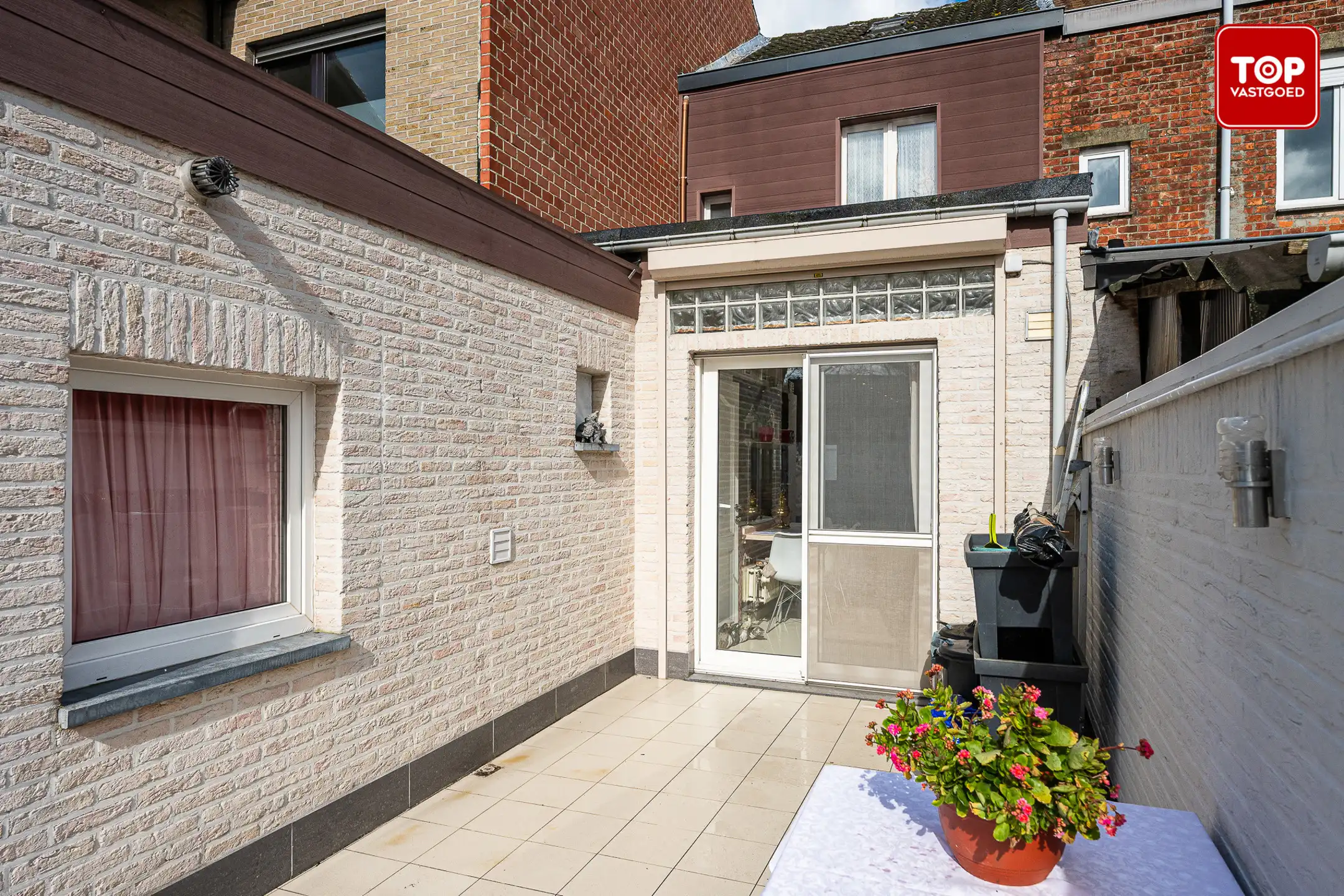 Instapklare woning met 3 slaapkamers en leuke buitenruimte.  foto 10