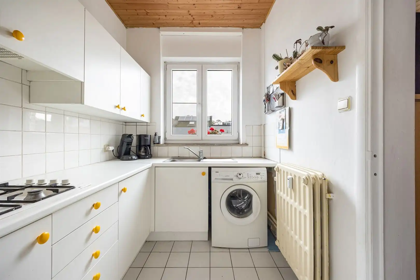 Appartement met potentieel en dubbele parkeermogelijkheid in hartje Merksem foto 7