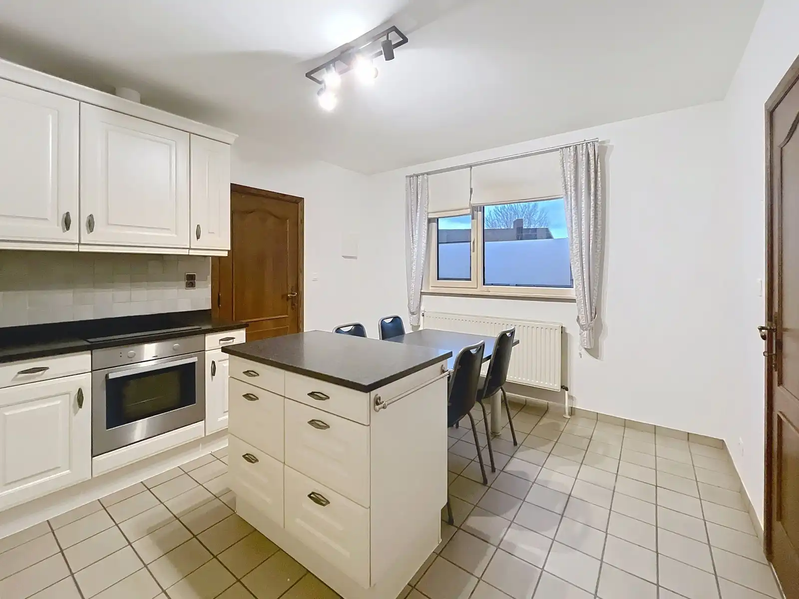 Rustig gelegen woning met 3 slaapkamers.  foto 7