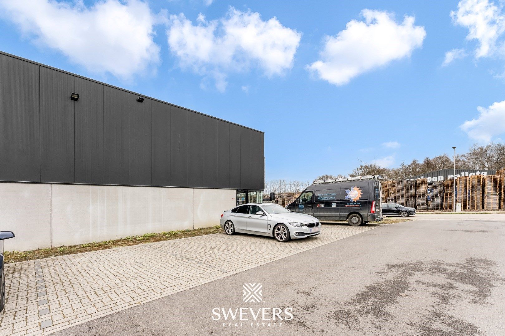 Functionele industriehal met drie autostaanplaatsen te Ham foto 10