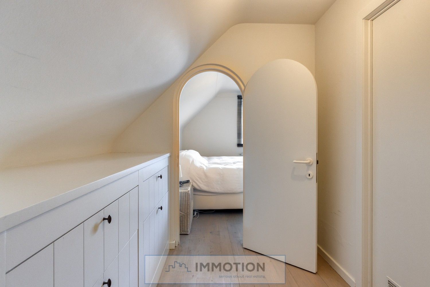 Ruime villa met 6 slaapkamers op mooi perceel in villawijk te Marke foto 16