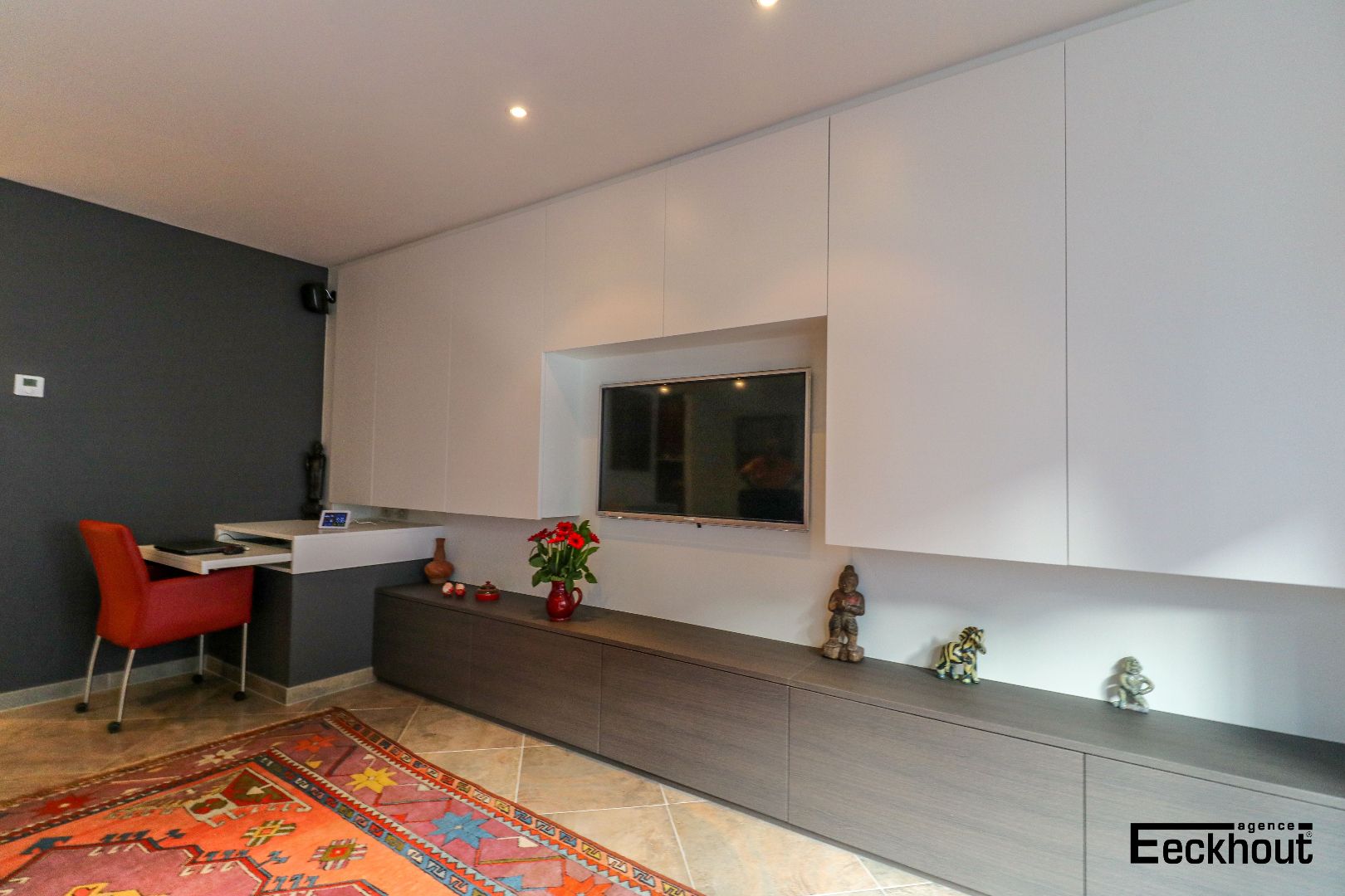 Instapklaar 2-slaapkamer appartement met groot zonneterras te Oostende! foto 7