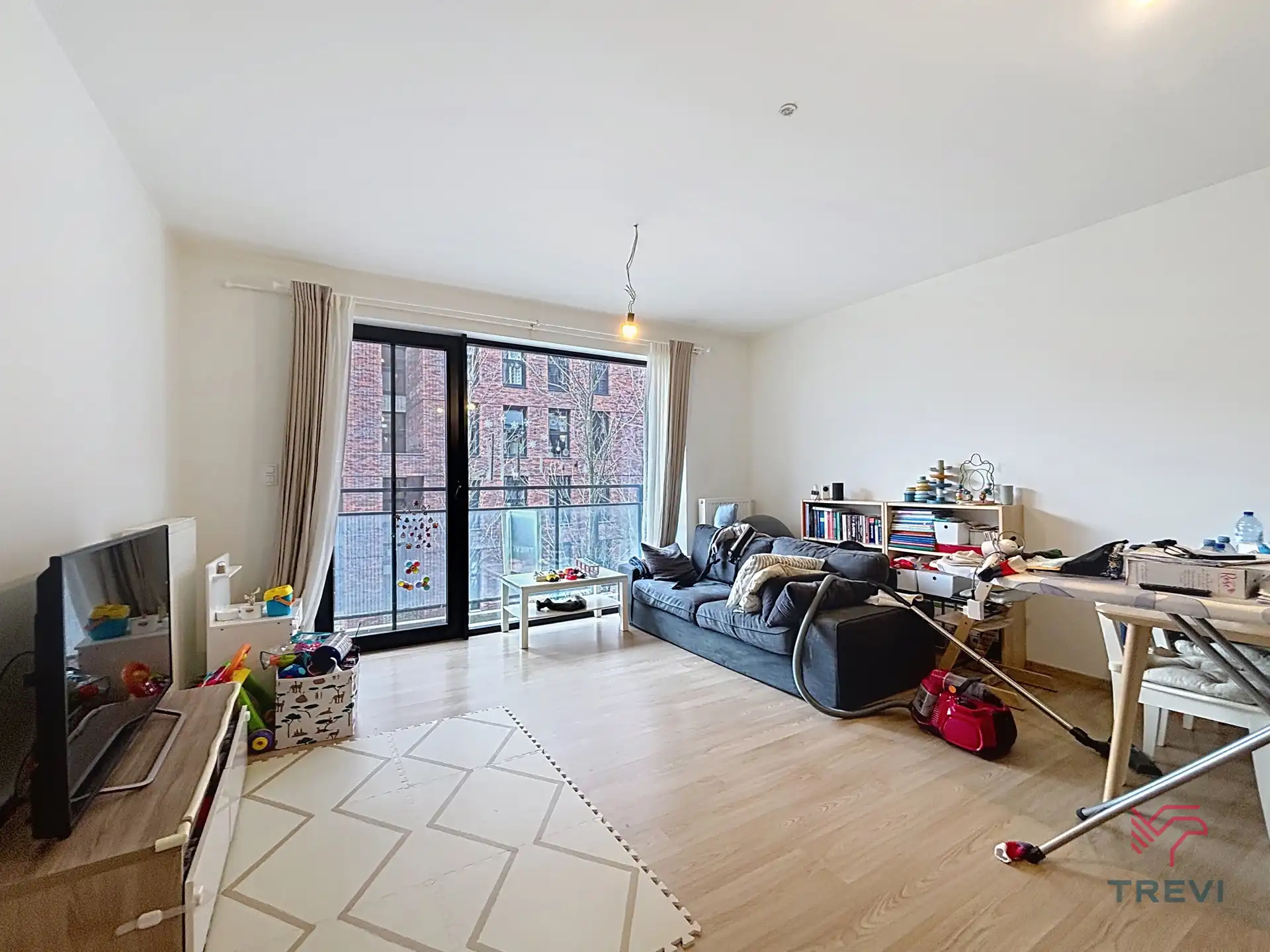 Ongemeubileerd appartement met 1 slaapkamer foto 2