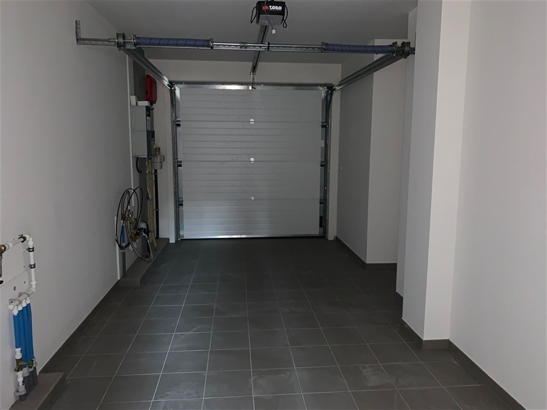 Supergezellige nieuwwoning met  garage en tuin foto 11