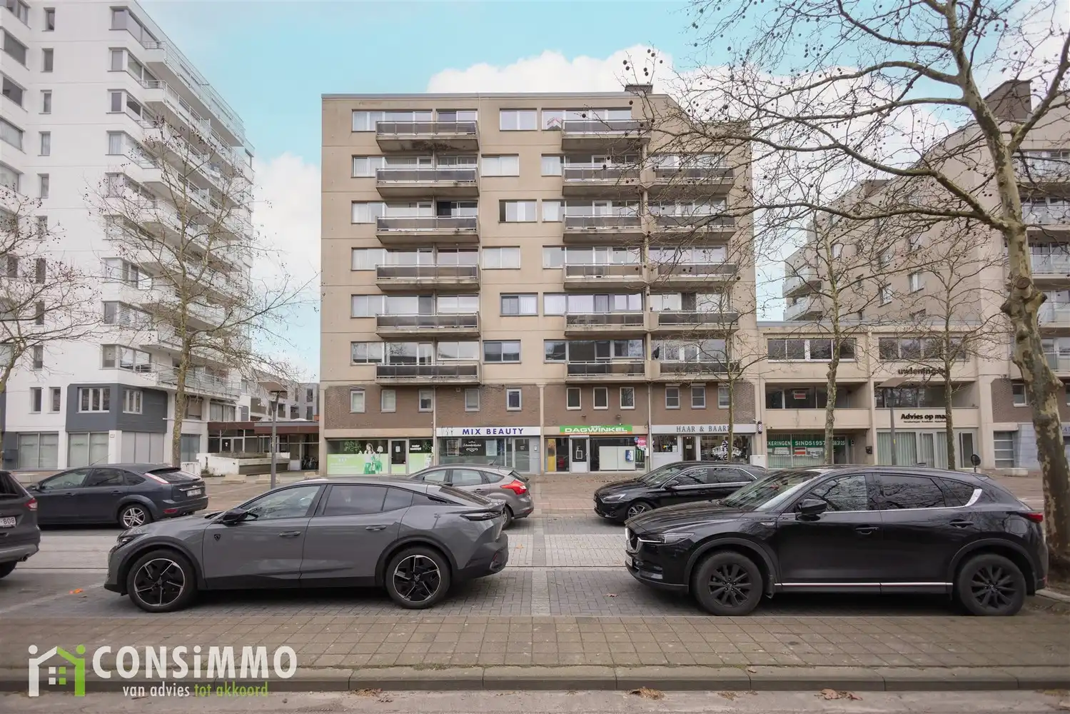 Handelspand met appartement in het centrum van Genk foto 2