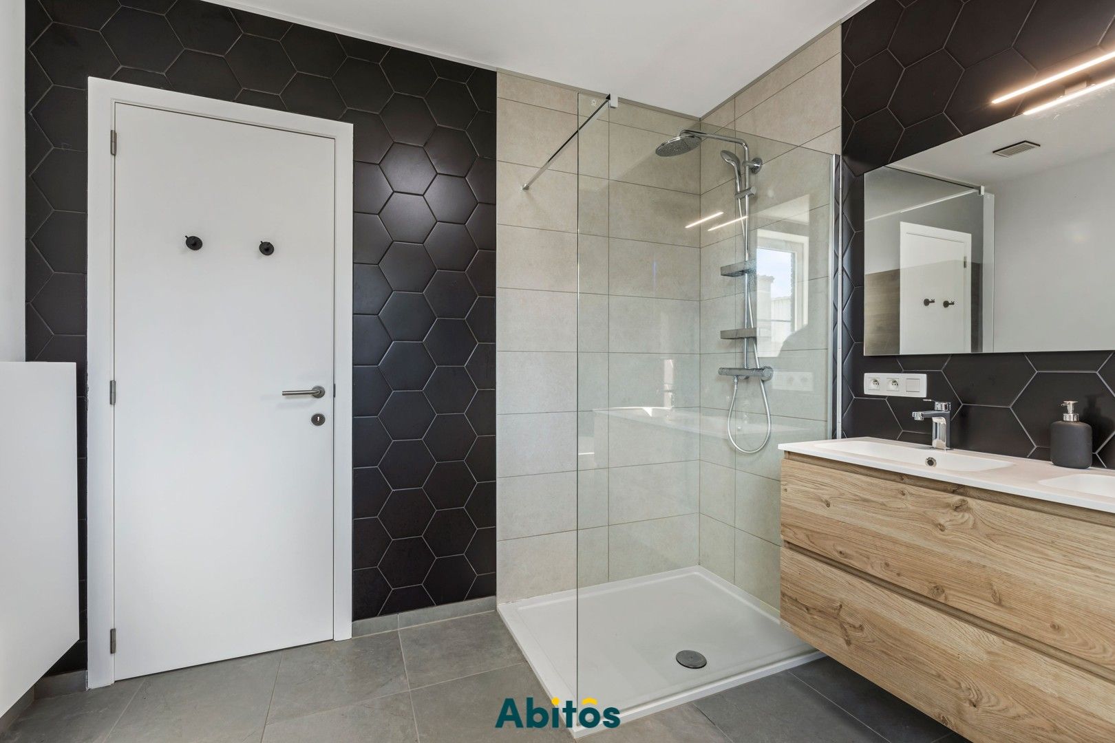 Moderne BEN-woning op het Eilandje foto 19