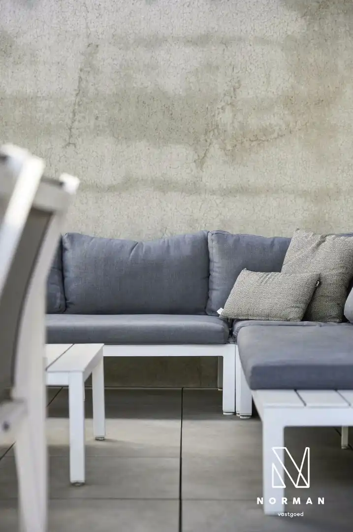 Bedrijfswoning op 1186 m² met luxueuze woonst. foto 36