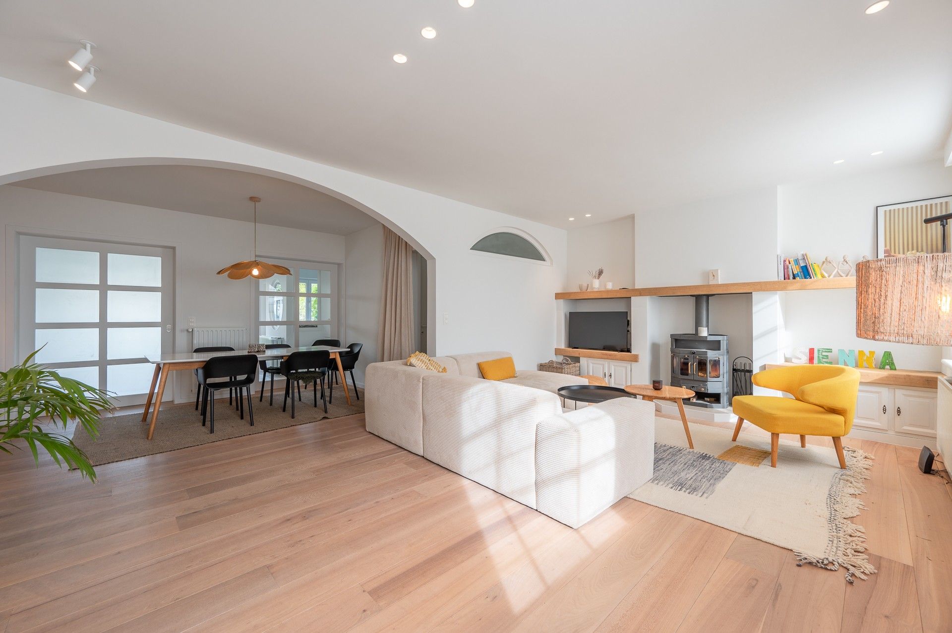 Gemeubeld: cozy woning met veel leuke troeven op een rustige locatie te Knokke! foto 6