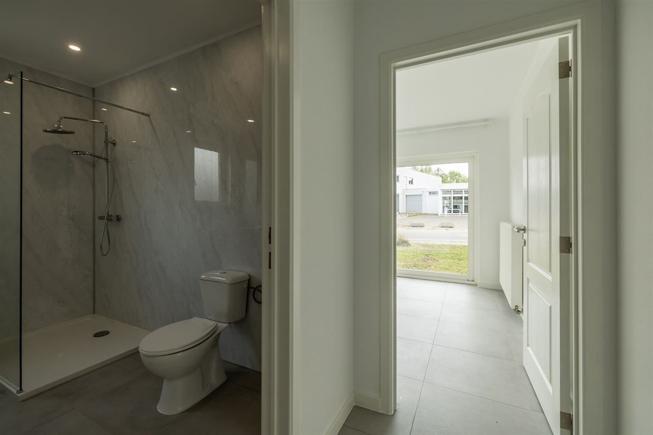 Gelijkvloers appartement, twee slpk., autostaanplaats foto 10