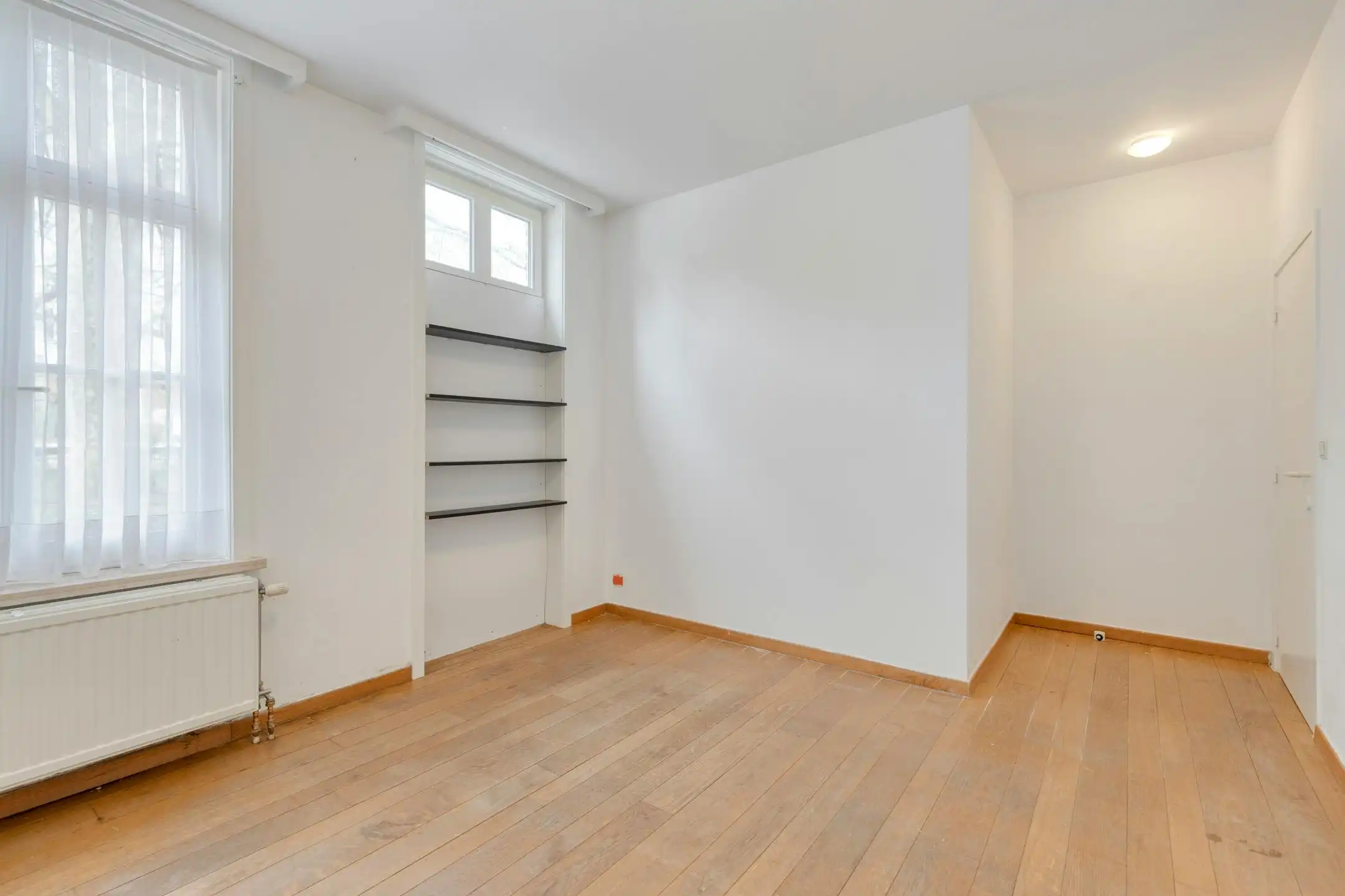 Uniek gelijkvloers appartement aan het Minnewater te Brugge foto 8