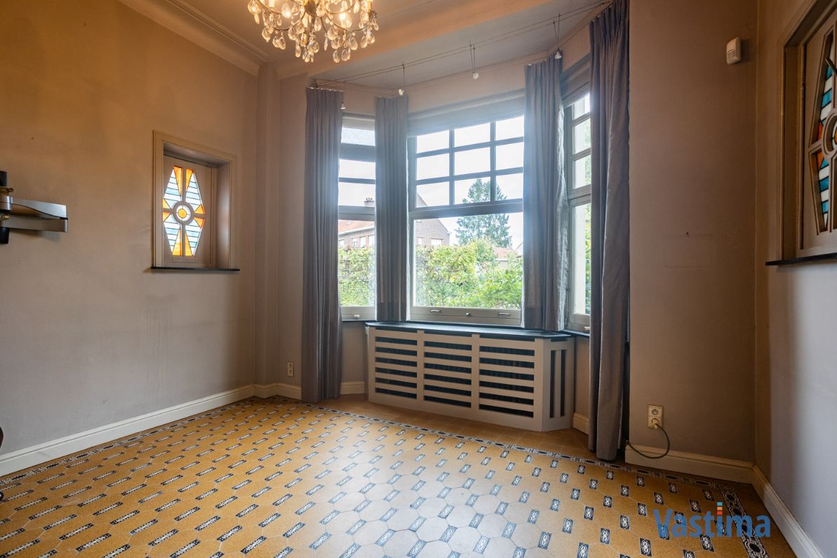 Karaktervolle villa met authentieke charme in een groene setting foto 19