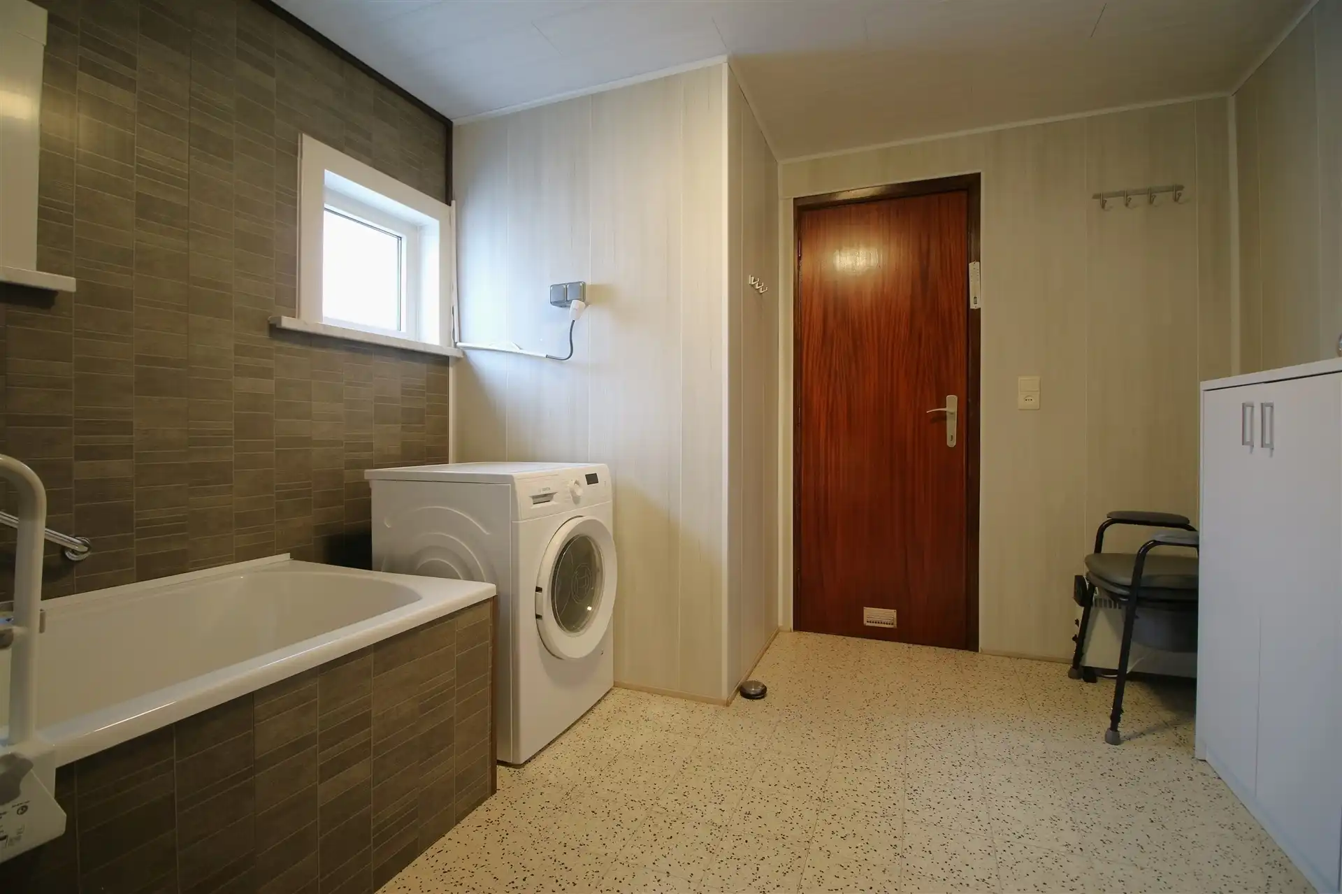 Goed onderhouden HOB met tuin foto 9