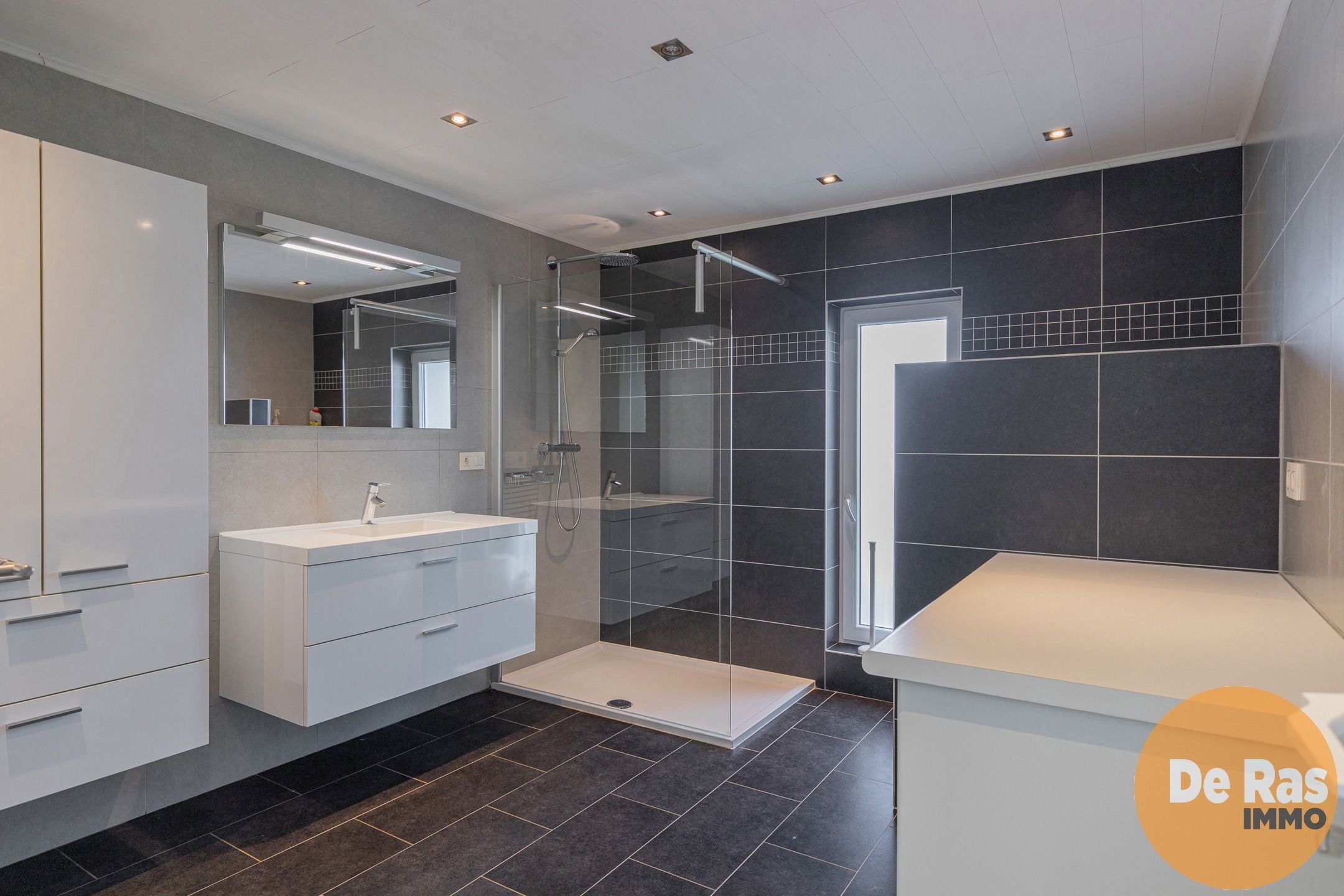  ERONDEGEM- Instapklare woning met grote tuin  foto 15