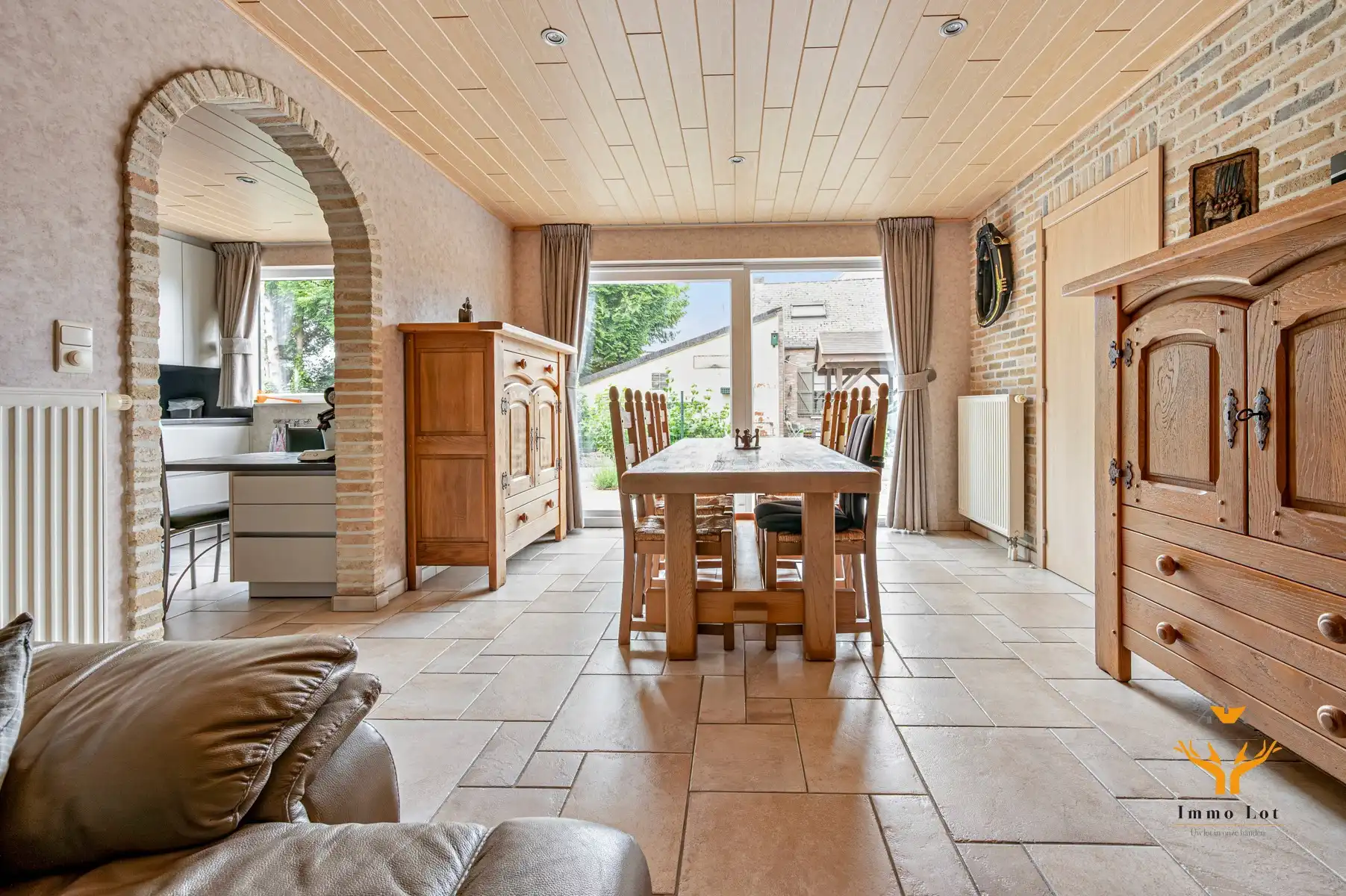 Instapklaar gelijkvloers appartement met tuin en garage foto 5