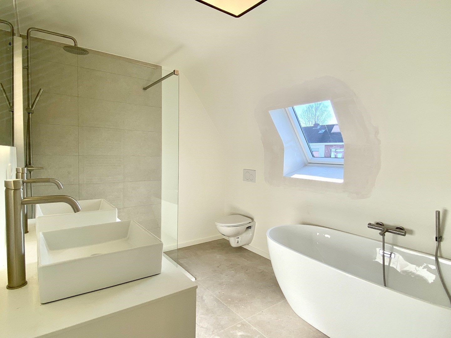 Gerenoveerde woning in doodlopende straat te Kuurne.  foto 5