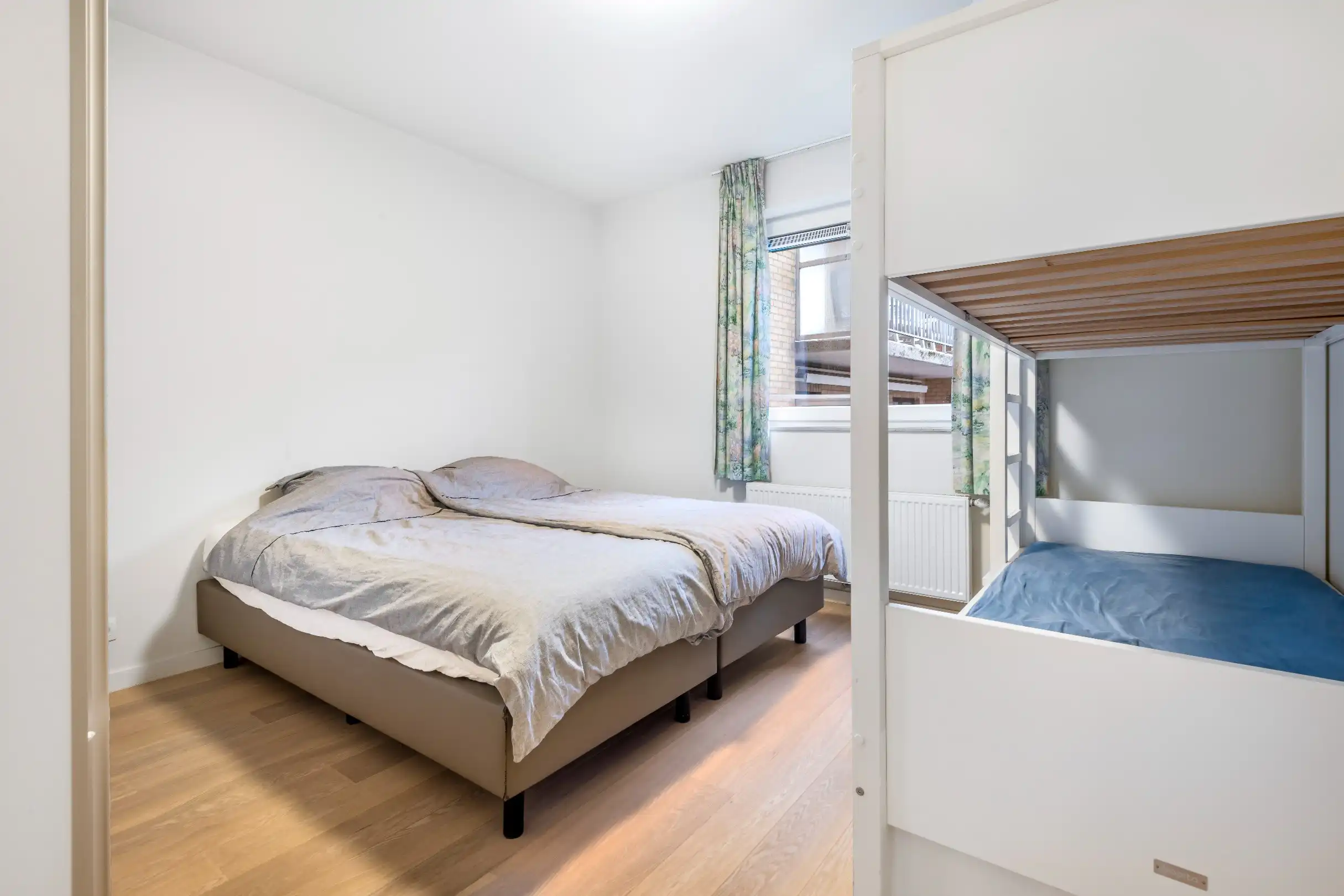 Recent, zuid-west gericht appartement gelegen op wandelafstand van de Zeedijk en het Rubensplein foto 10