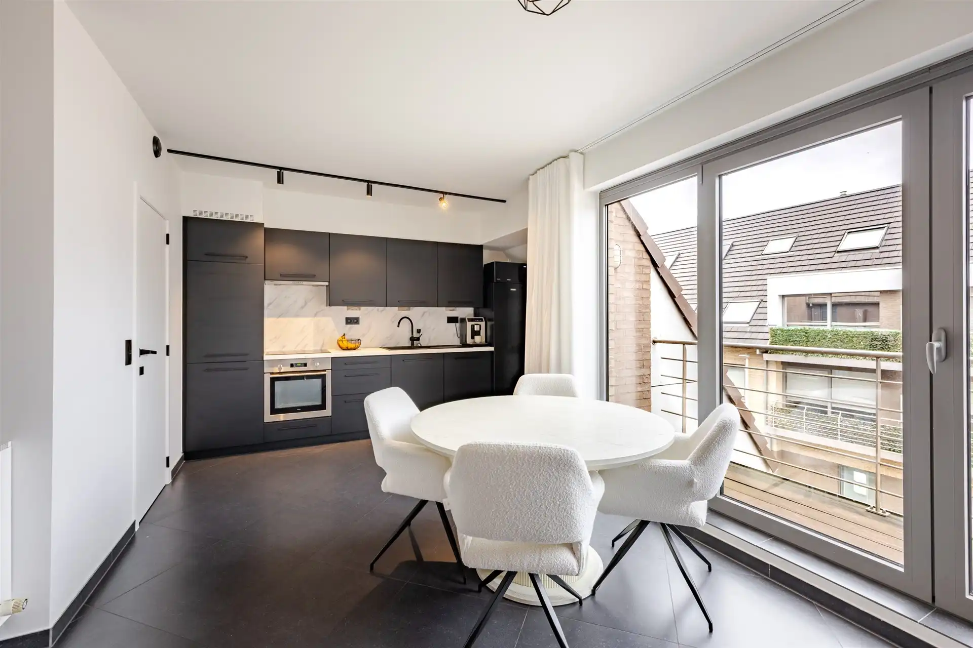Modern en lichtrijk appartement met 3 terrassen+staanplaats  foto 4
