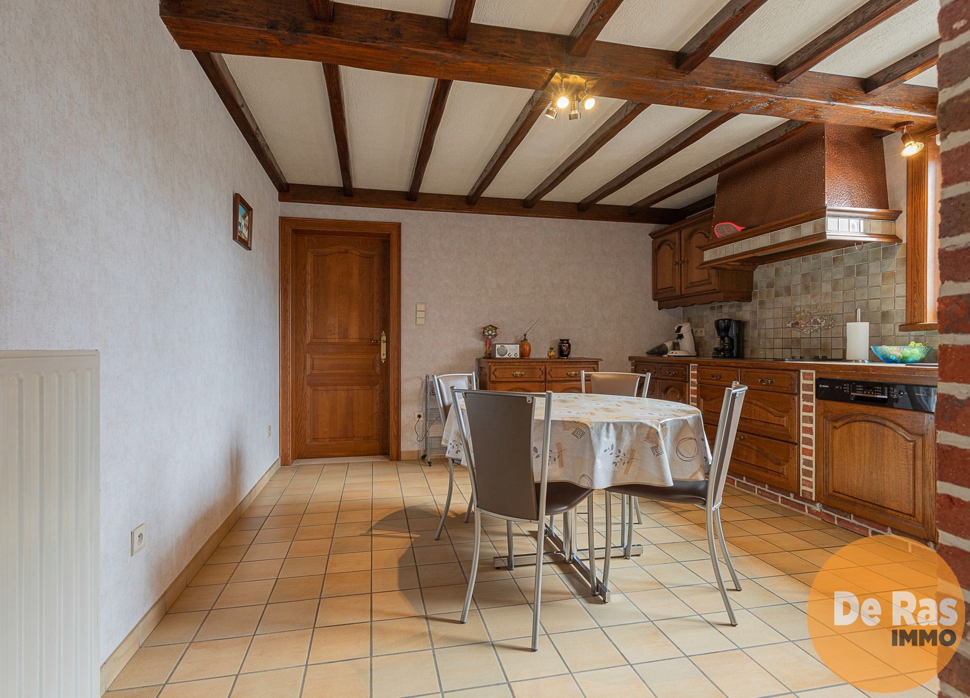 ERPE-MERE - Goed onderhouden woning met magazijn en serres foto 9