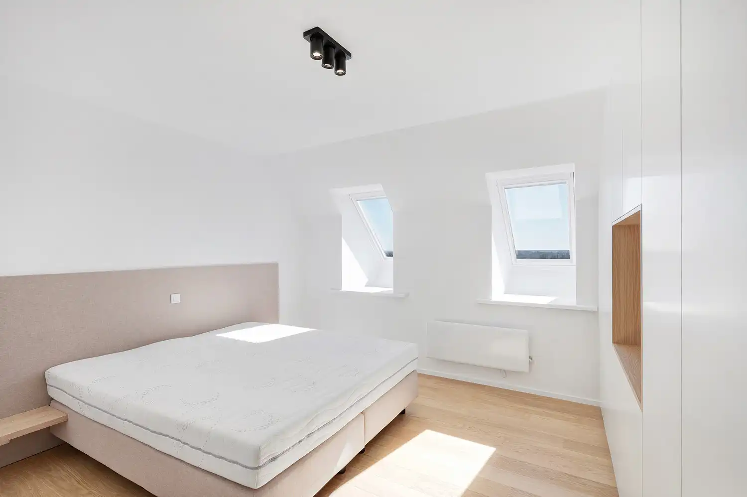 Uitzonderlijk duplex appartement met 4 slaapkamers en groot terras net achter de Zeedijk in Duinbergen foto 27