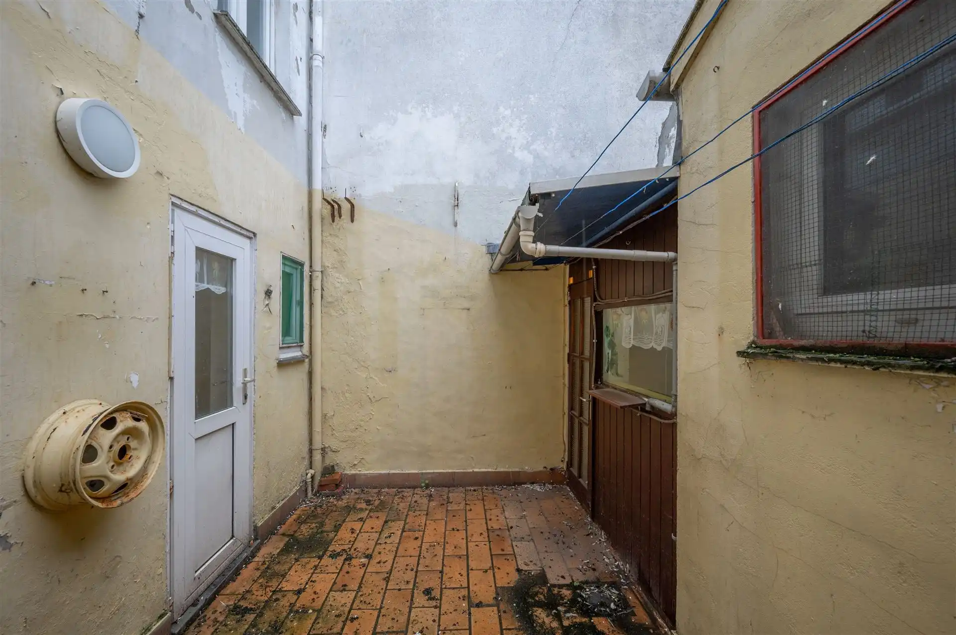 Te renoveren huis met 3 ruime kamers foto 8
