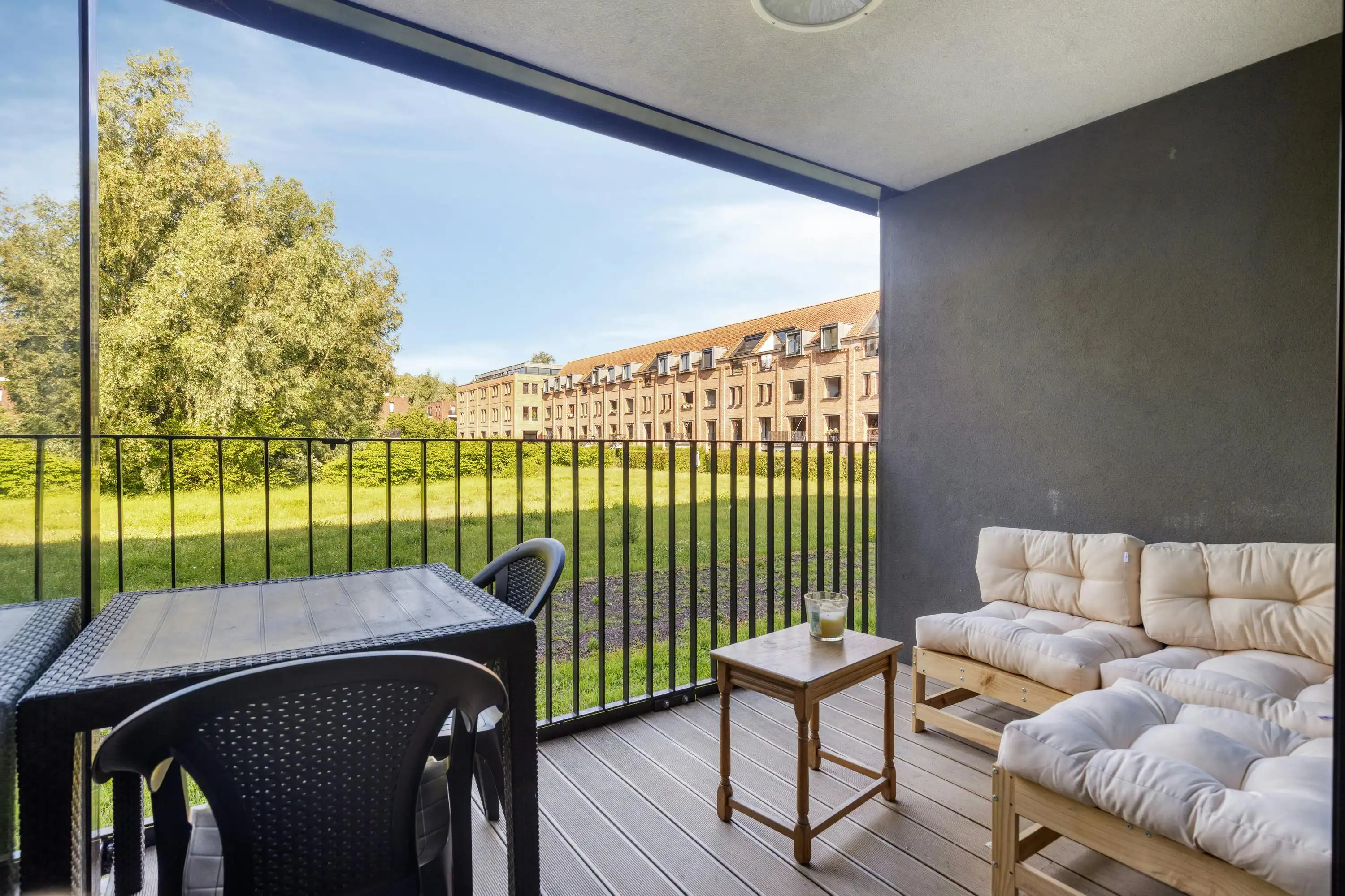 Gelijkvloers appartement te koop met terras en open zicht foto 5