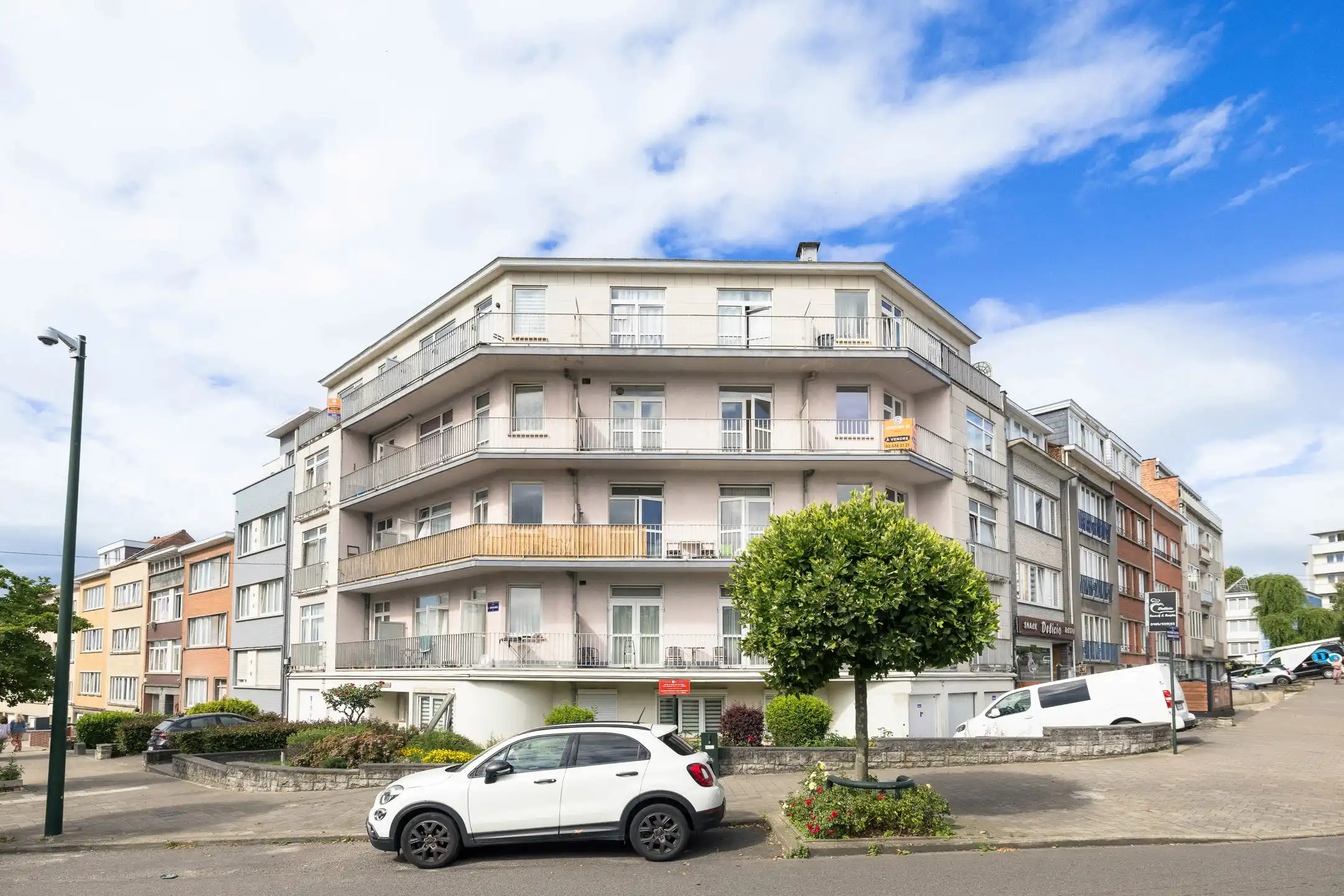 Appartement met 1 slaapkamer + werkkamer en tuin foto {{pictureIndex}}