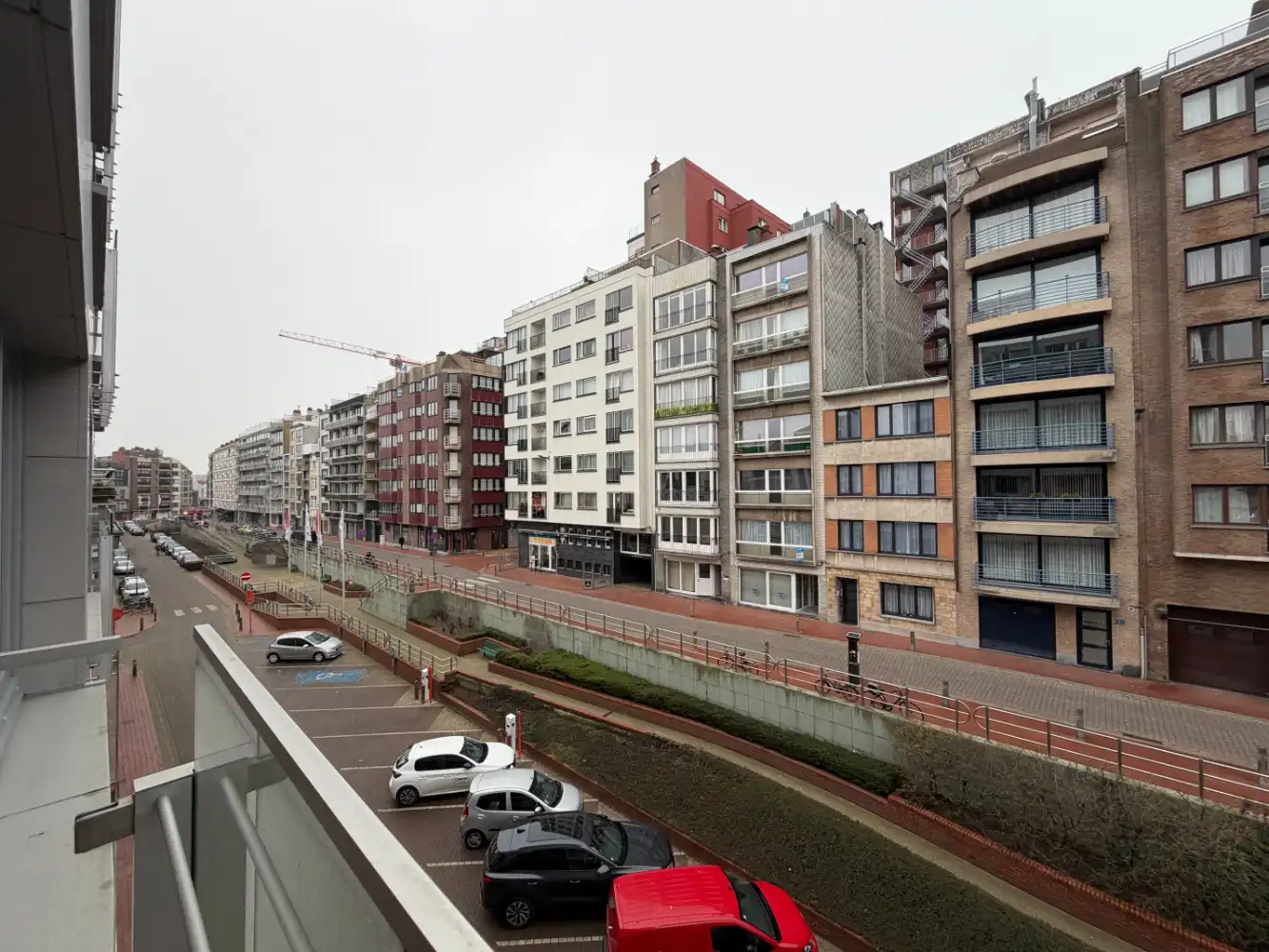 Instapklaar goed onderhouden appartement met één slaapkamer in het hartje van Blankenberge. Dichtbij het strand, het commercieel centrum en het openbaar vervoer. foto 5
