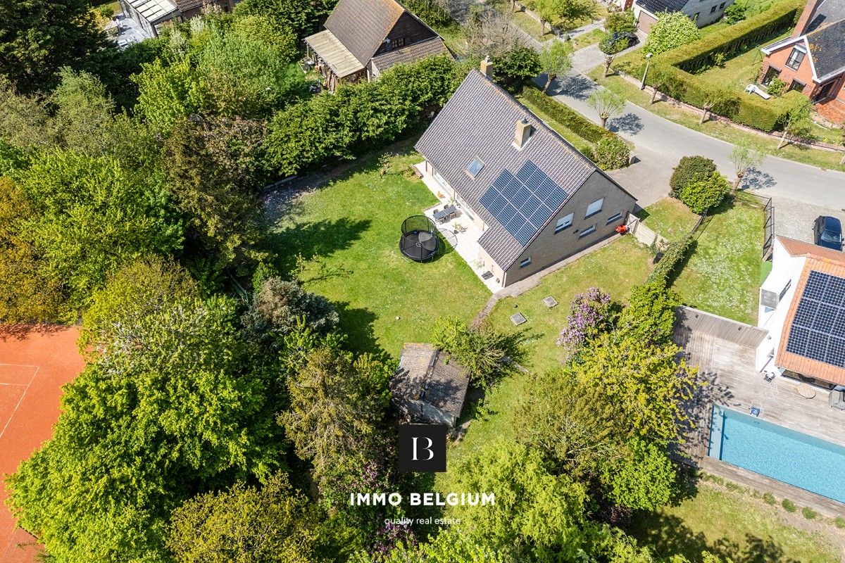 Ruime villa met 5 slaapkamers in villawijk Noordhoek foto {{pictureIndex}}