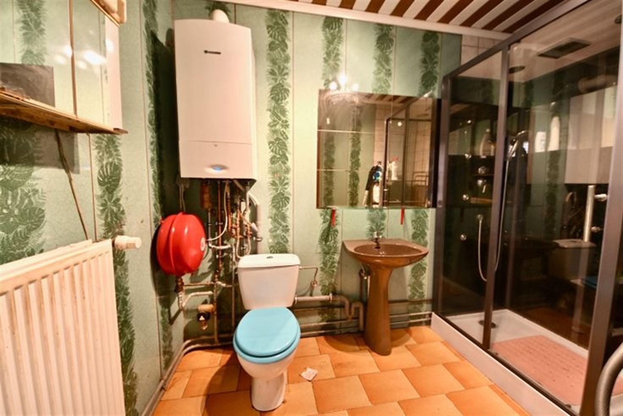 Te renoveren woning met 2 slaapkamers en tuin. foto 8