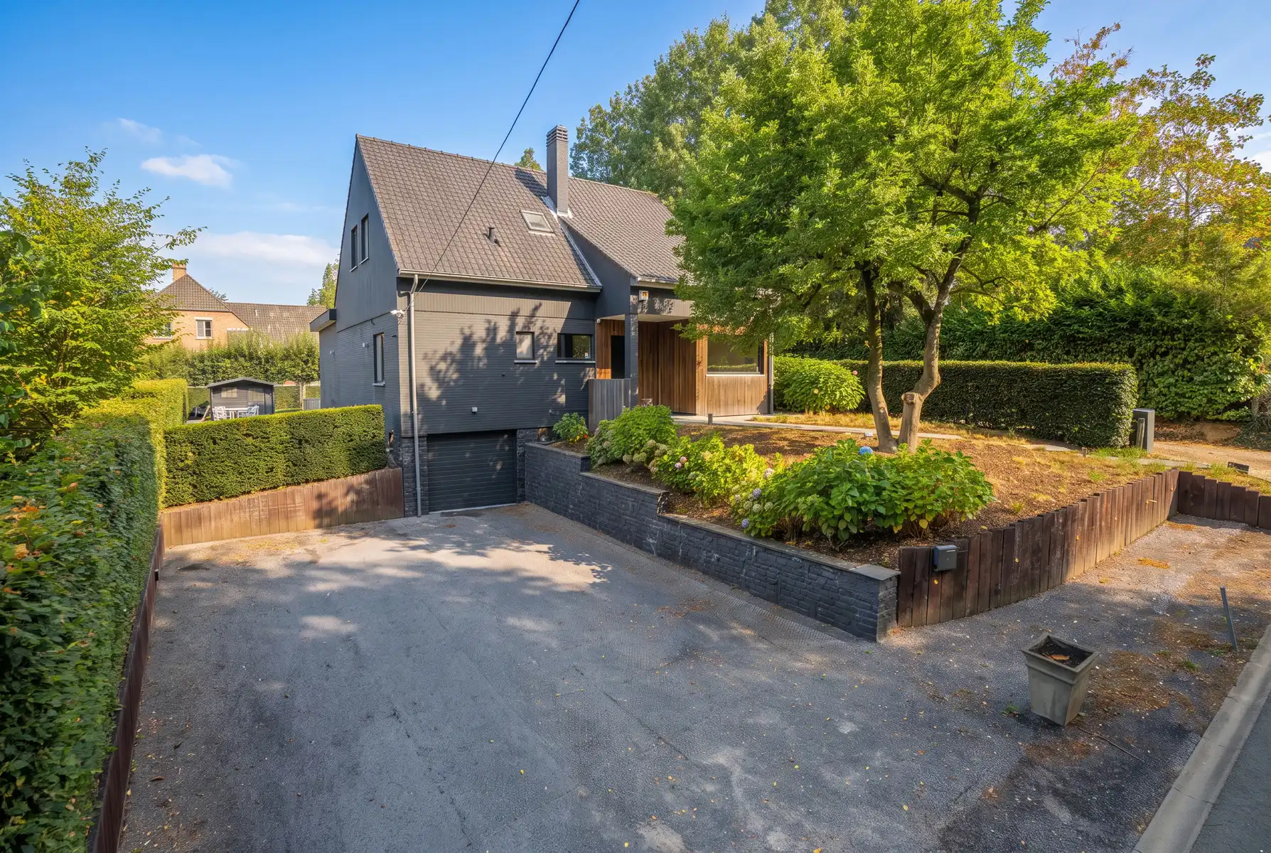 Vrijstaande woning met veel ruimte, in het groen aan de rand van Halle foto 2