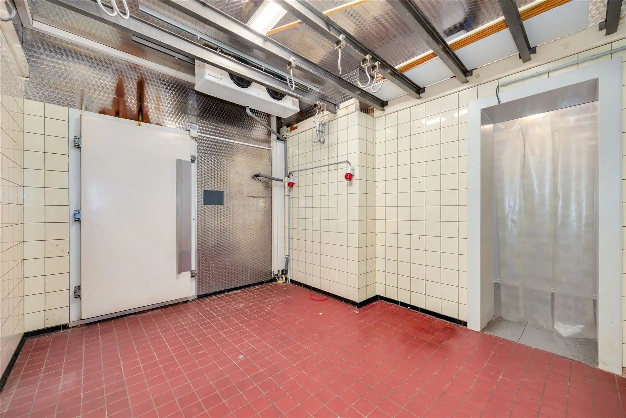 Handelsgelijkvloers op toplocatie in Mortsel - voormalige slagerij  foto 9