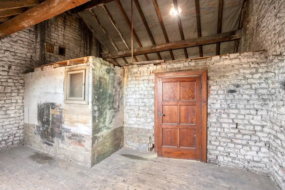 Instapklare gezinswoning in goed gelegen woonwijk foto 12