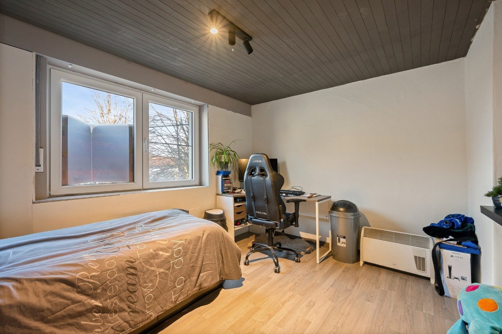 Instapklare halfopen woning met 5 slaapkamers, zonnige tuin en garage in Roeselare foto 10