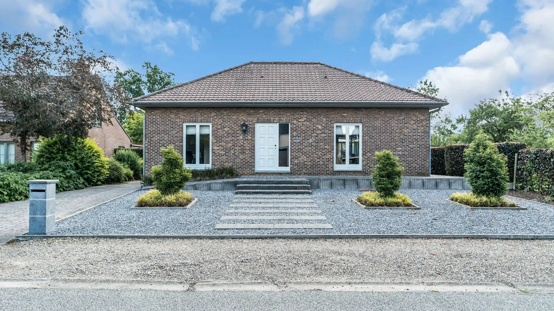 Hoofdfoto van de publicatie: Ruime vrijstaande woning op een prachtig perceel van 746 m² in Rekem