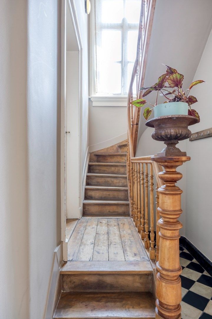 Instapklaar herenhuis met 4/5 slpks, centraal gelegen in Achterbos !  foto 13