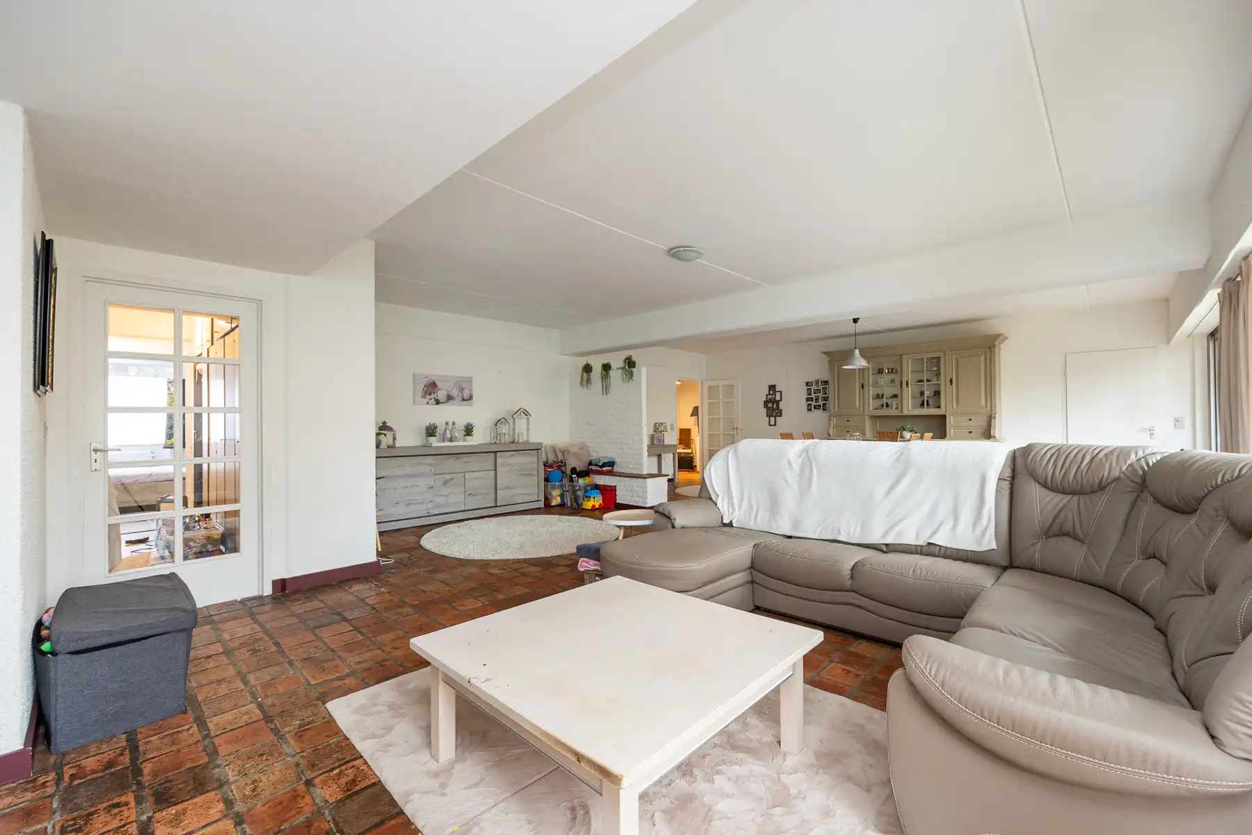 Zeer ruim appartement met 2 terrassen, 2 bergingen en garage foto 5