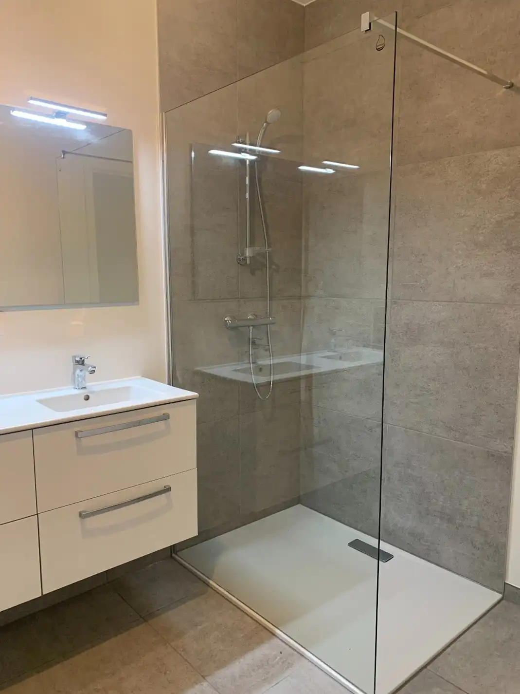 Energie zuinig 2 slaapkamer appartement te huur in het hart van Diepenbeek. foto 9