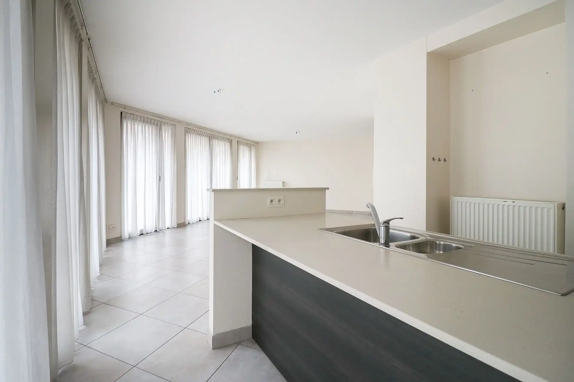 Gelijkvloers appartement met ruime leefkeuken in Wilrijk foto 4