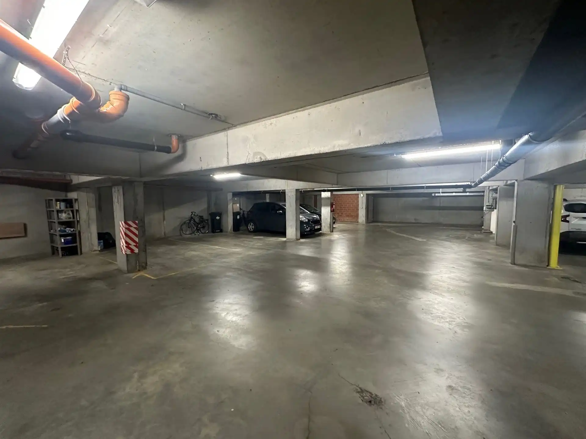 Strategisch gelegen en zeer ruim appartement met 2 slaapkamers foto 14