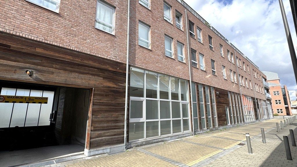 Commercieel gelijkvloers kantoor te huur nabij Singel te Berchem foto 12