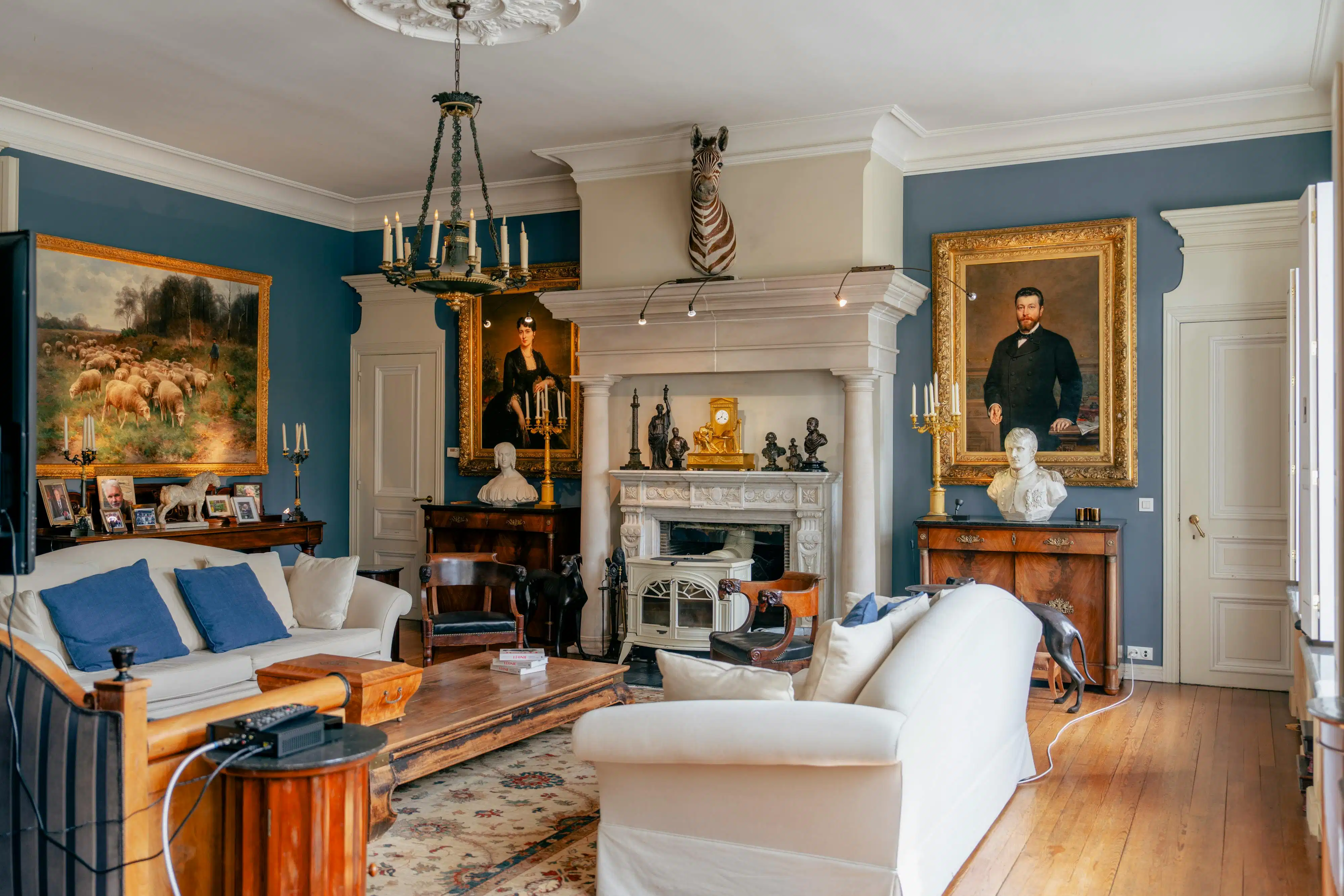 Uniek historisch kasteel op 9 hectare te koop in Geluveld foto 14