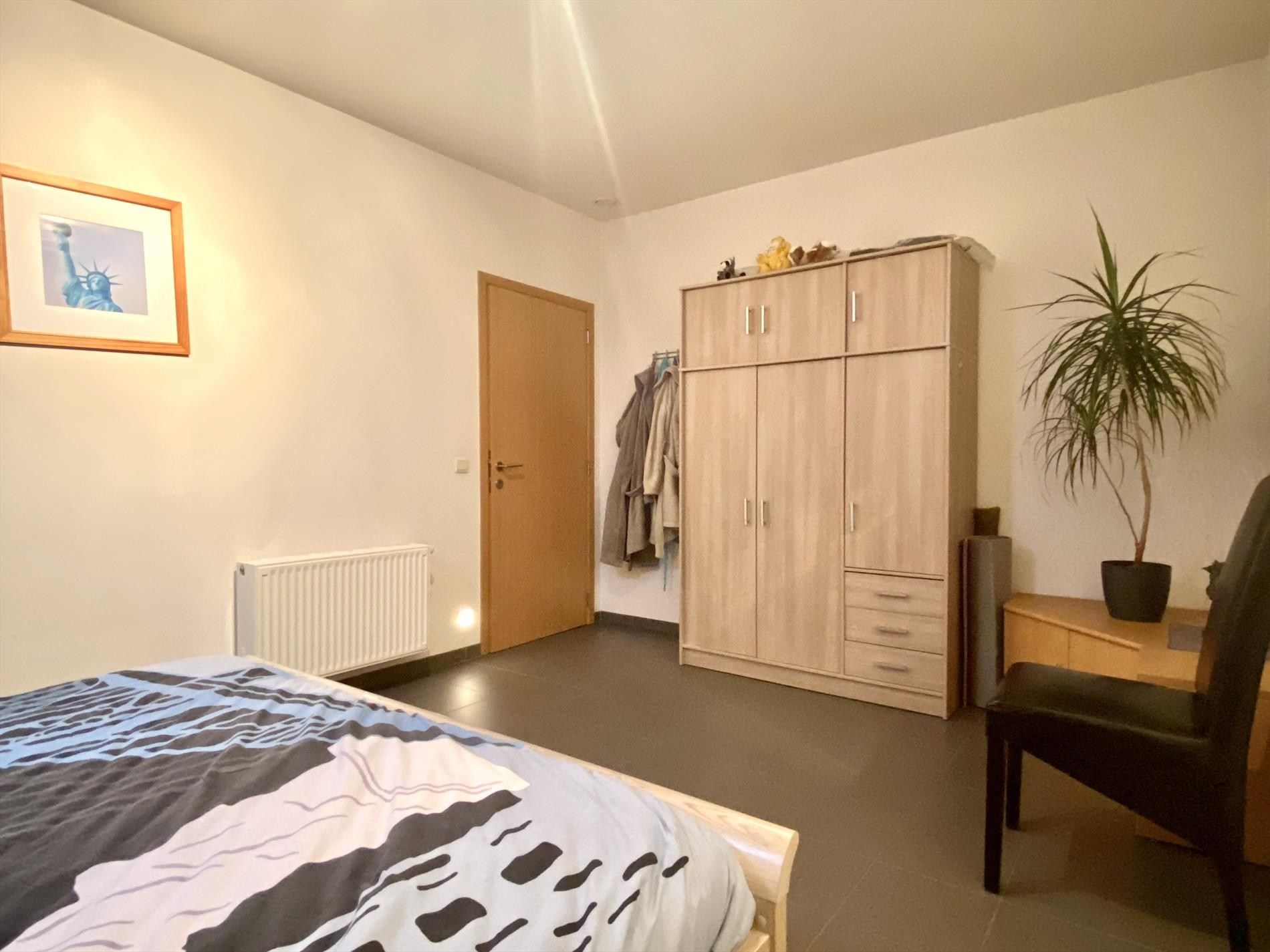 Ruime eigendom met garage en 2 slaapkamers foto 10