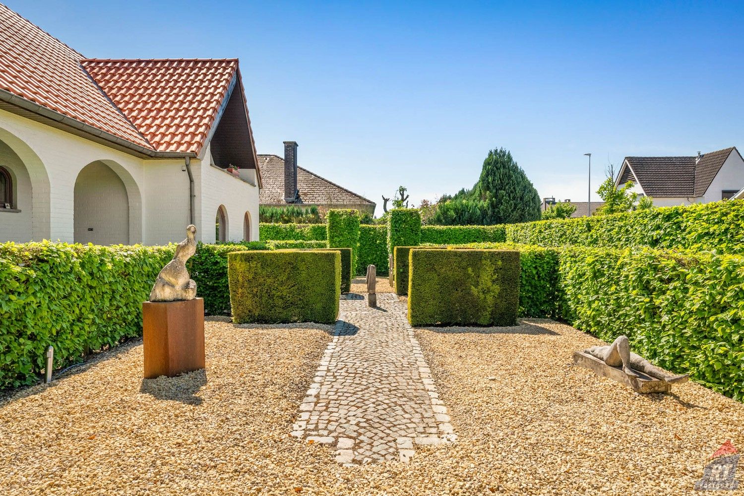 Stijlvol wonen in het groen: karaktervolle villa nabij het kasteel van Ordingen foto 24