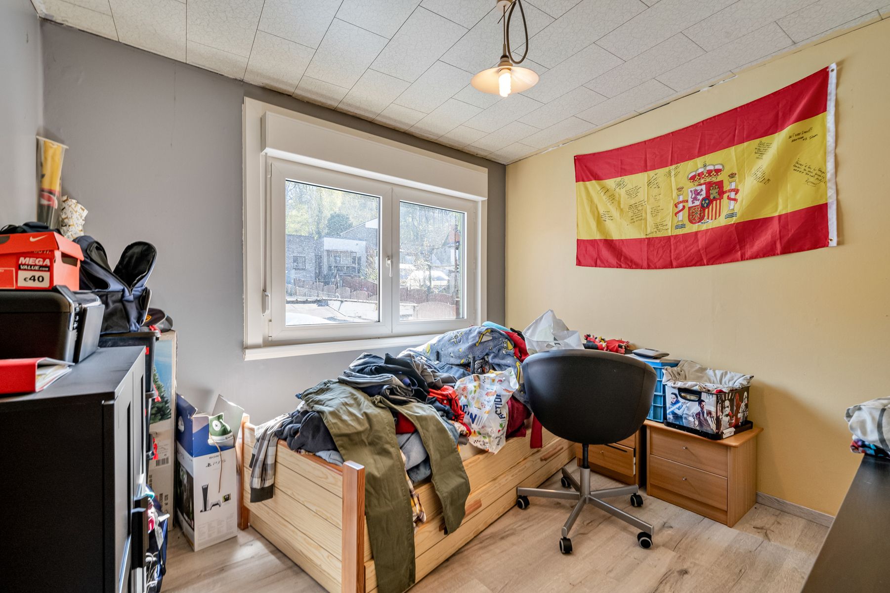 Vernieuwde eengezinswoning met garage en aangelegde tuin foto 7