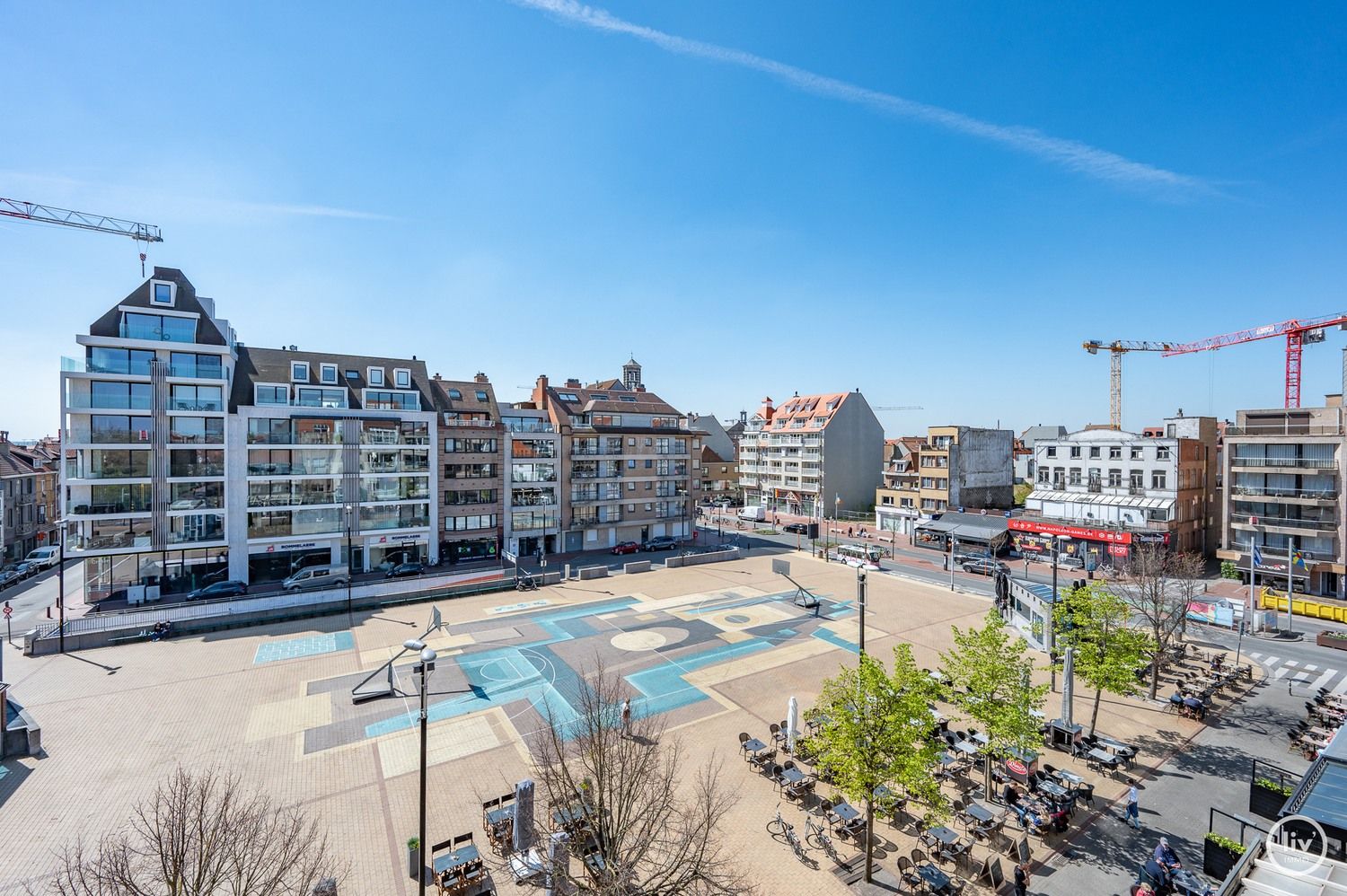 Aangenaam 2 slaapkamerappartement met open zicht over het Alfredverweeplein te Knokke. foto 5